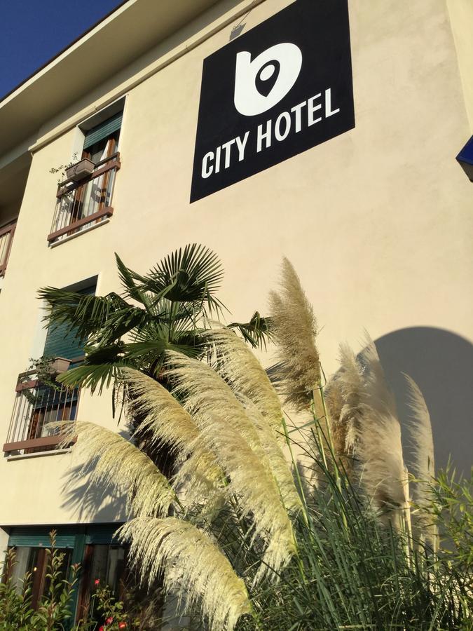 B City Hotel บาร์โดลิโน ห้อง รูปภาพ